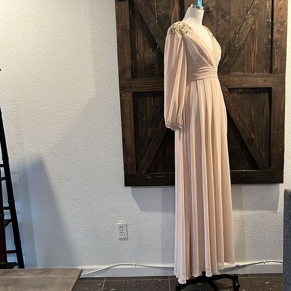 Mac Duggal Ivory Gown with Embellished Shoulders - Picture 7 of 15